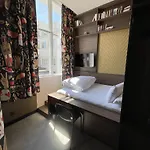 Jost Centre מלון 3*