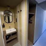 Jost Centre מלון 3*
